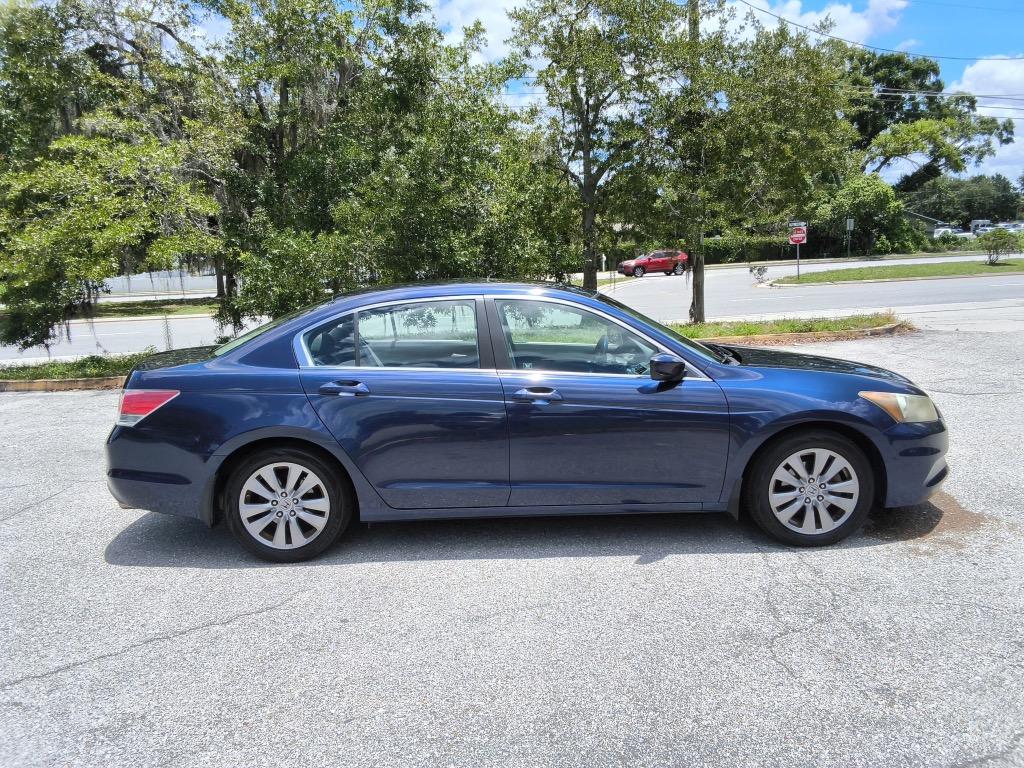 2011 Honda Accord EX Auto's photo